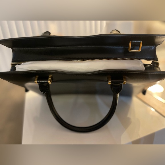 SAINT LAURENT Uptown Medium leather tote bag - Picture 7 of 9